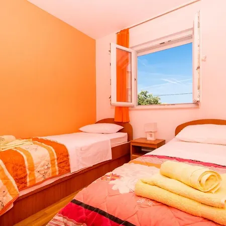 Okrug Gornji 16901a تروغير