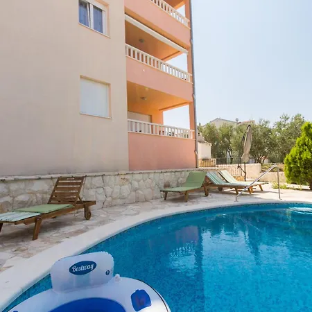 Okrug Gornji 16901a Apartman