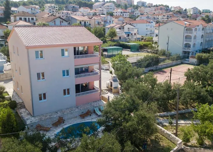 Okrug Gornji 16901a Appartement Trogir