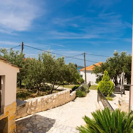 Okrug Gornji 16901a Apartament