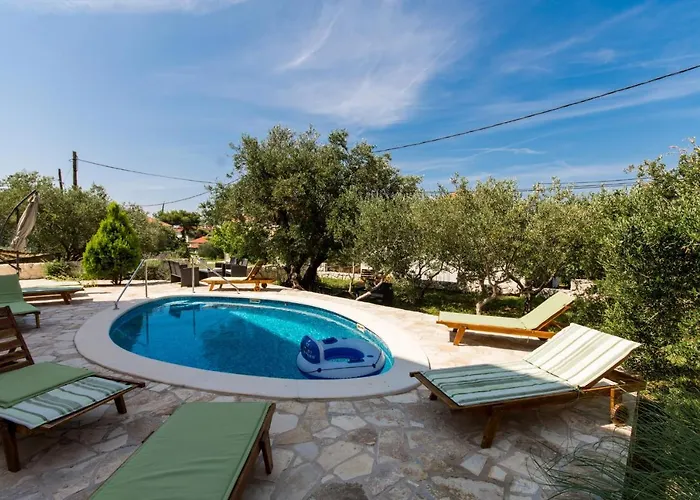 Okrug Gornji 16901a Apartment Trogir