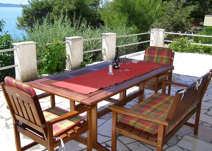 Apartment Okrug Gornji 16901a